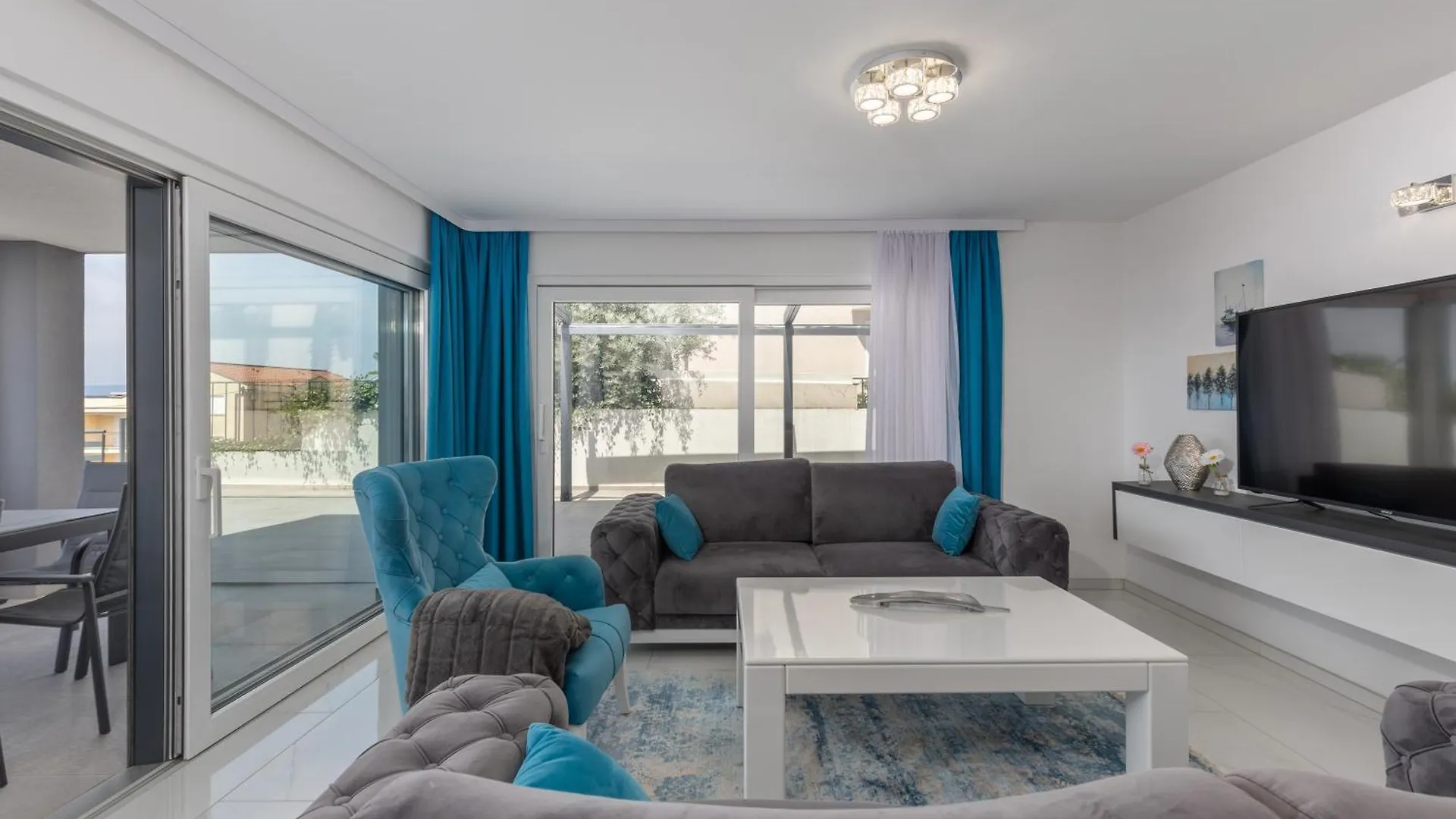Luxury Pool Apartment With Sea View - Happy Rentals Crikvenica