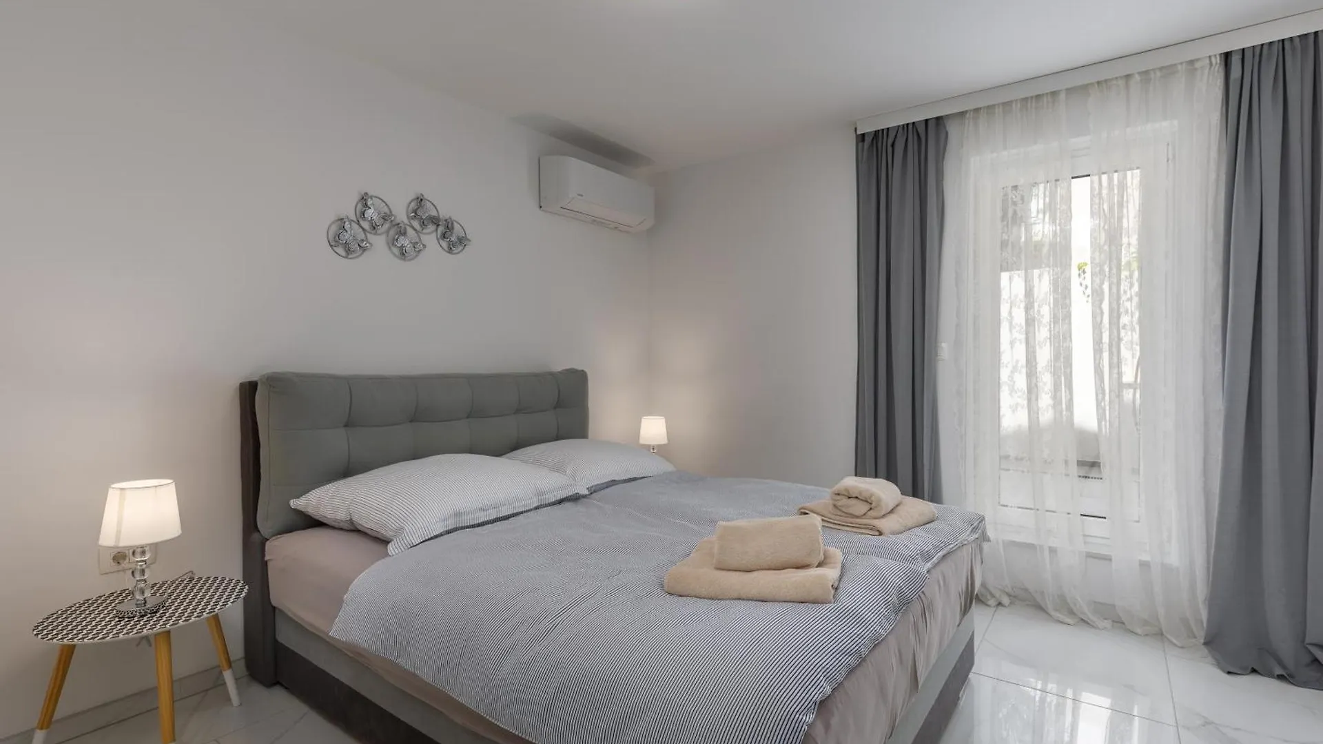 Luxury Pool Apartment With Sea View - Happy Rentals Crikvenica